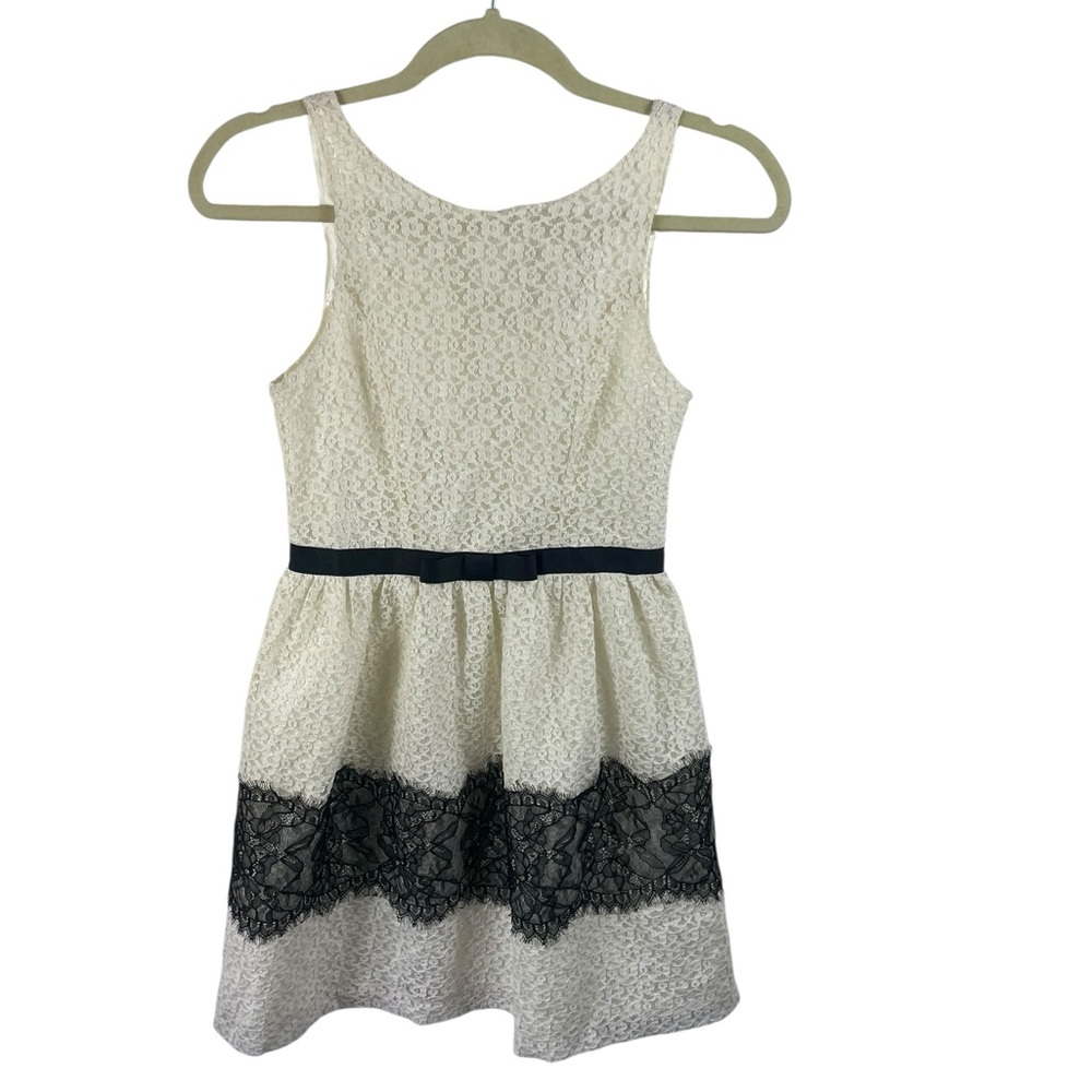Everleigh Sleeveless Cream Lace‎ Dress with Black Lace Accents, XS